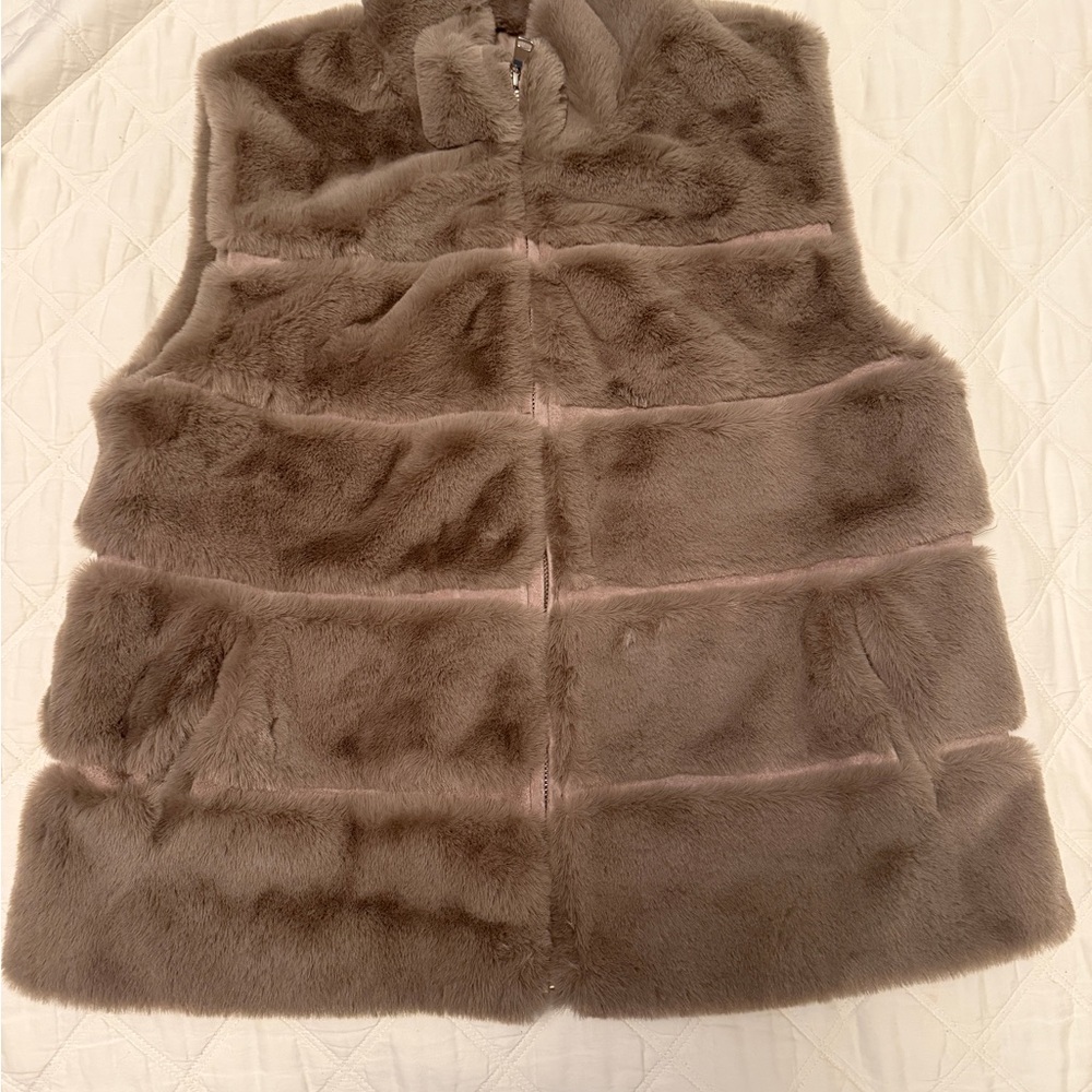 NWT Love Token Faux Fur Vest in Brown